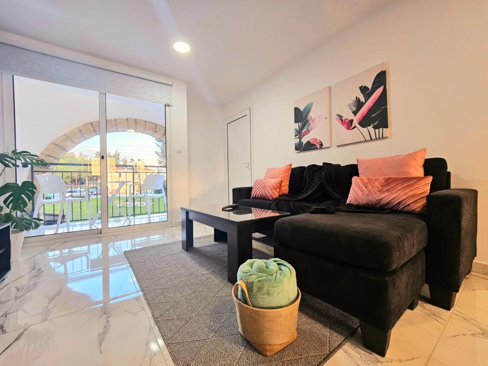1Bd Beach Apartment Paphos Exterior photo